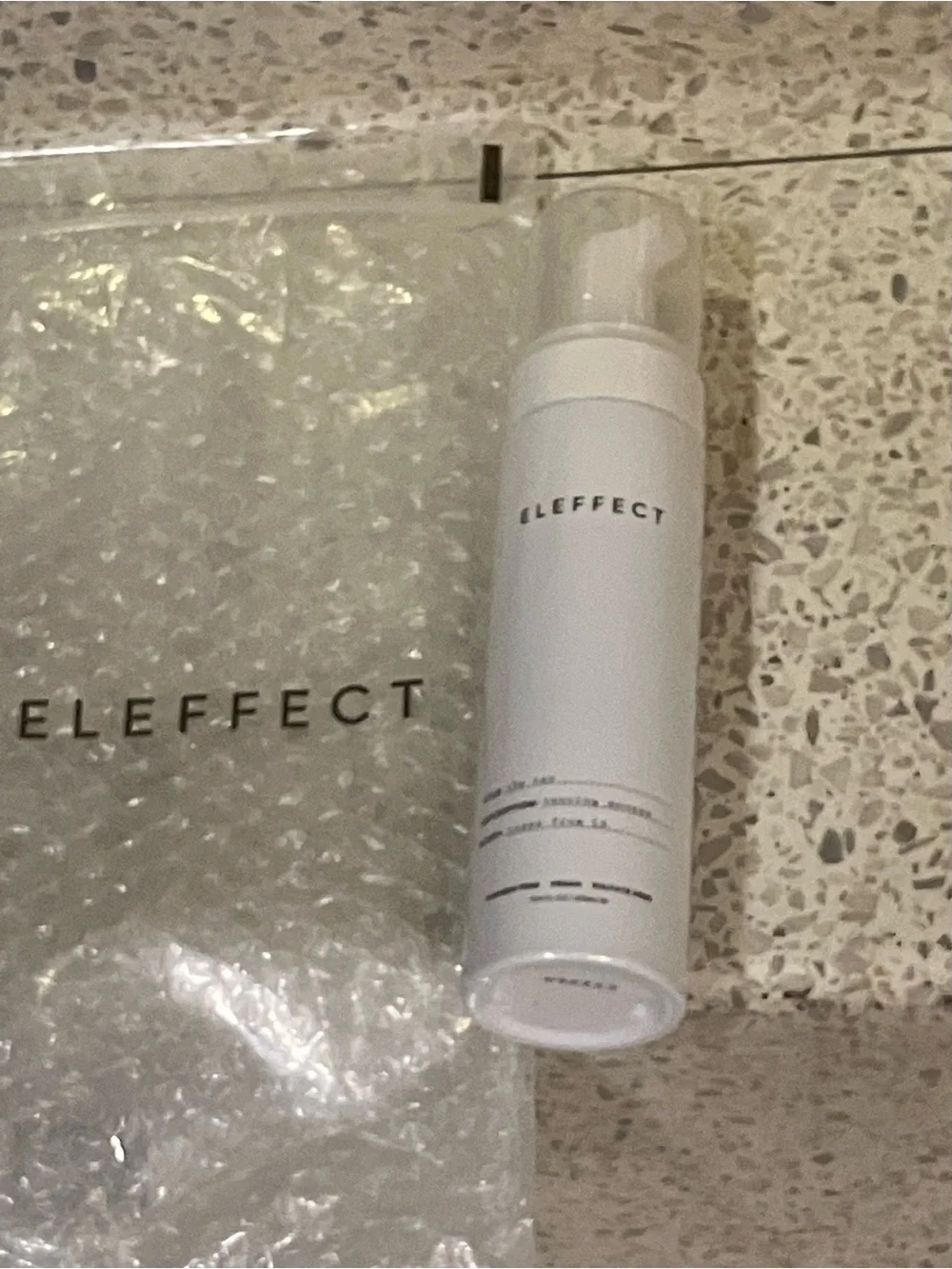 Eleffect “The Tan” tanning mousse with a velvet glove🥰